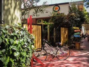 كافيهات في تيرانا