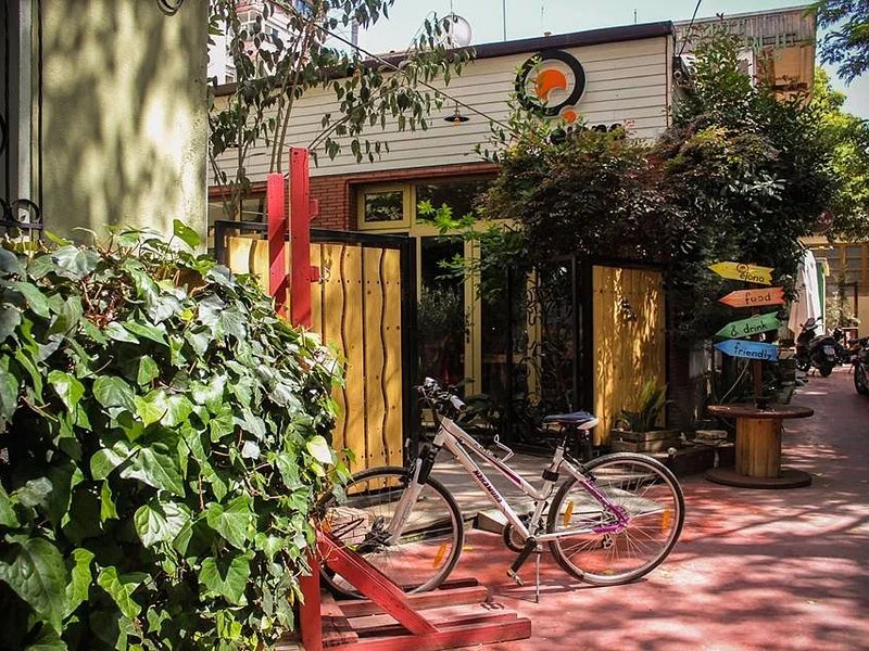 كافيهات في تيرانا